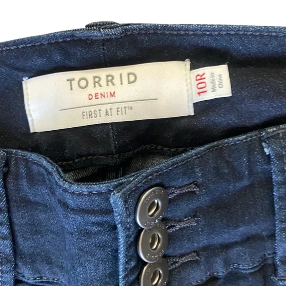 Torrid Dark Wash Triple Button Skinny Jeggings/Jeans. Size 10R. - Picture 7 of 9